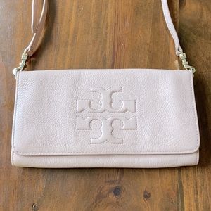 Blush crossbody convertible. Can be used as clutch